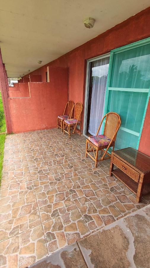Tupa Hotel Ханга Роа Екстериор снимка