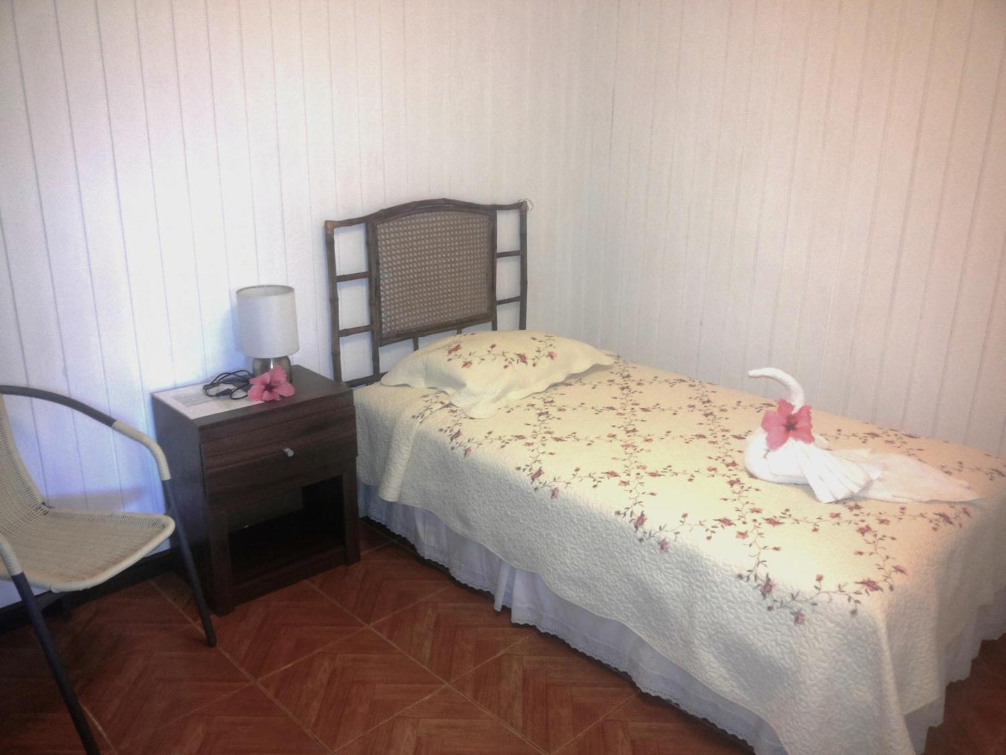 Tupa Hotel Ханга Роа Екстериор снимка