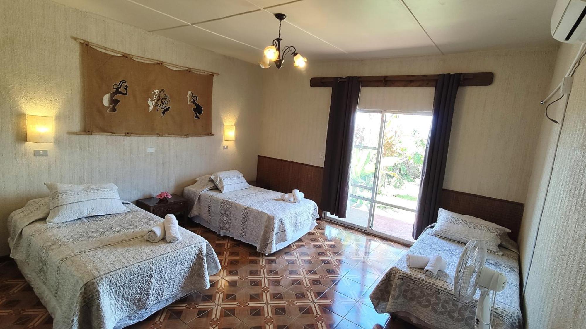 Tupa Hotel Ханга Роа Екстериор снимка